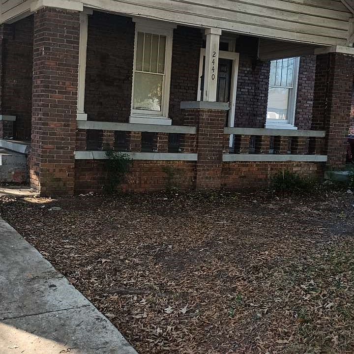 1st image of 2440 Highland Ave