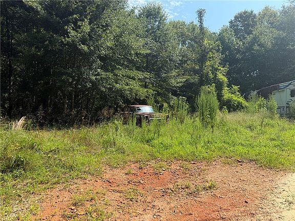 4th image of 163 Liberty Hwy