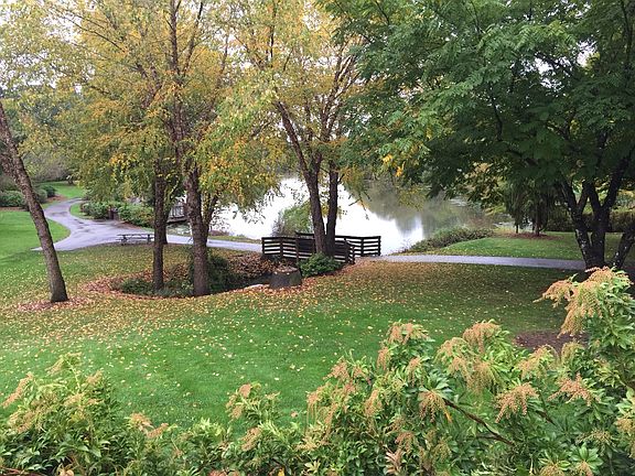 Commonwealth Lake a short walk away