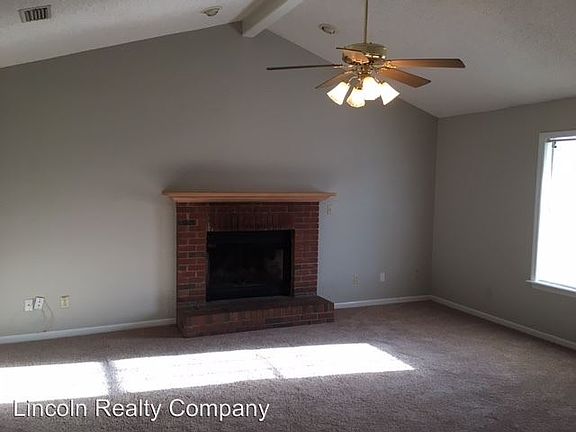 2nd image of 4112 Clay Dr
