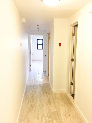 Rented by Capri Jet Realty Corp | media 28