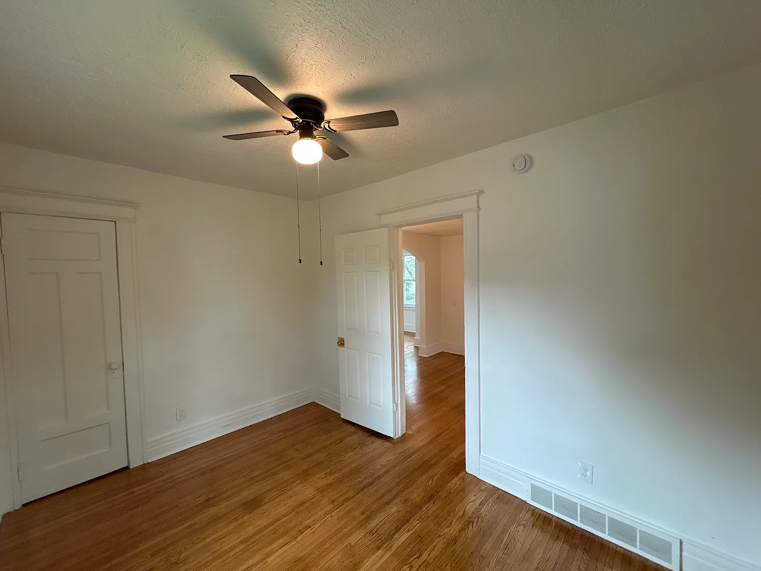 3 bed, $1,500 — Photo 3