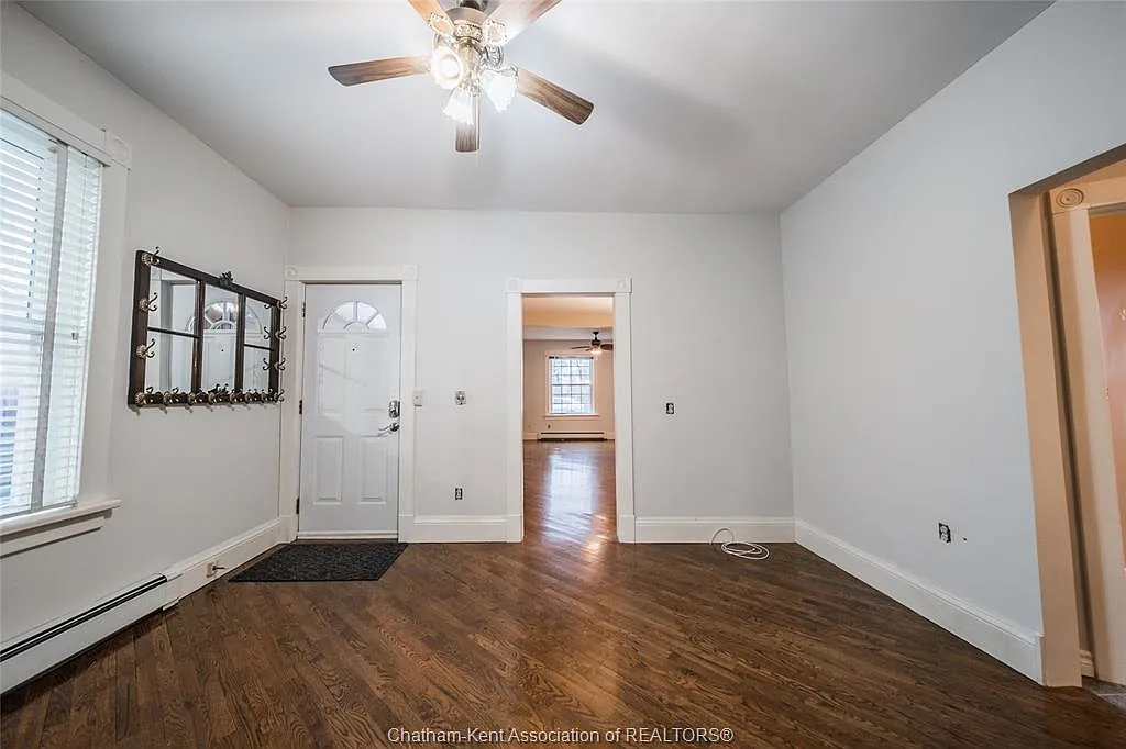 3 bed, 3.0 bath, $2,150 — Photo 4