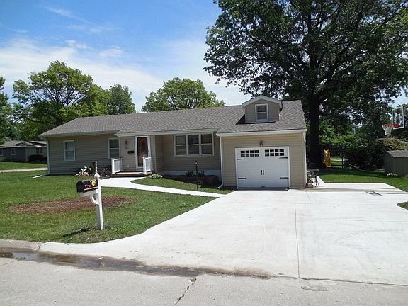 2nd image of 411 N 12th St