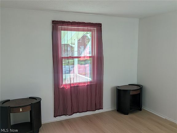 3rd image of 4186 W 143rd St