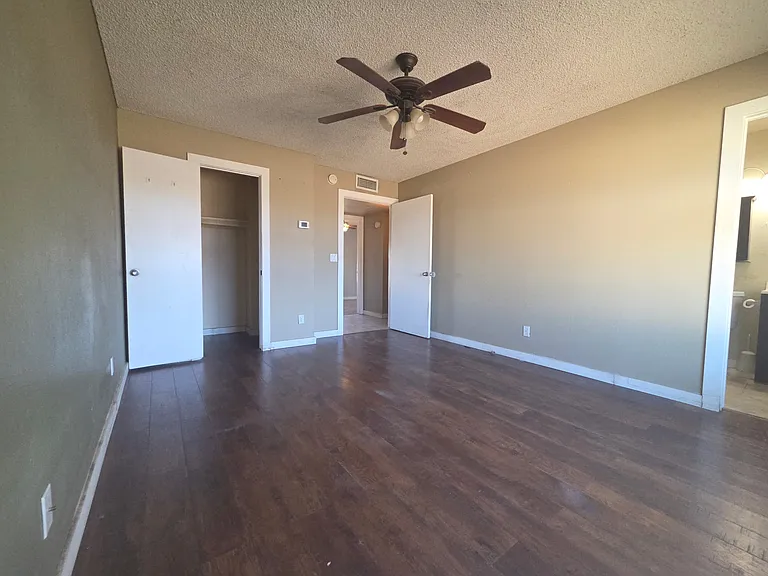 804 W Colgate Dr — Photo 12