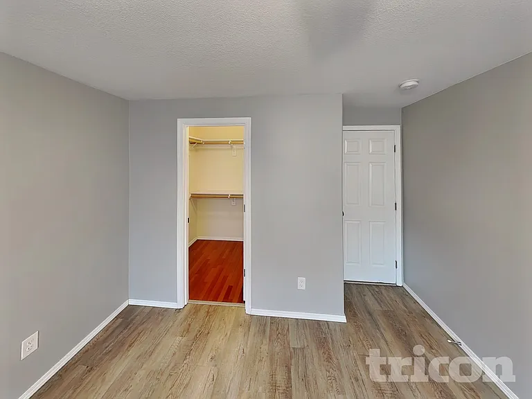 577 SW 207th Ave — Photo 7