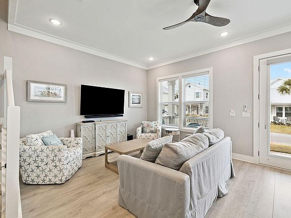 5th image of 30 Lake Mist Ln