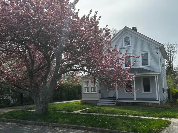https://photos.zillowstatic.com/fp/204505dfcb0ef5e2c23d79051a51179c-p_e.webp