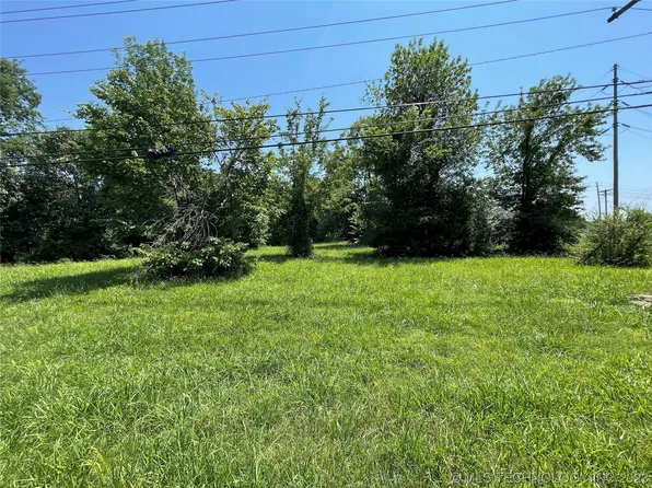 SW 6th St, Wagoner, OK 74467