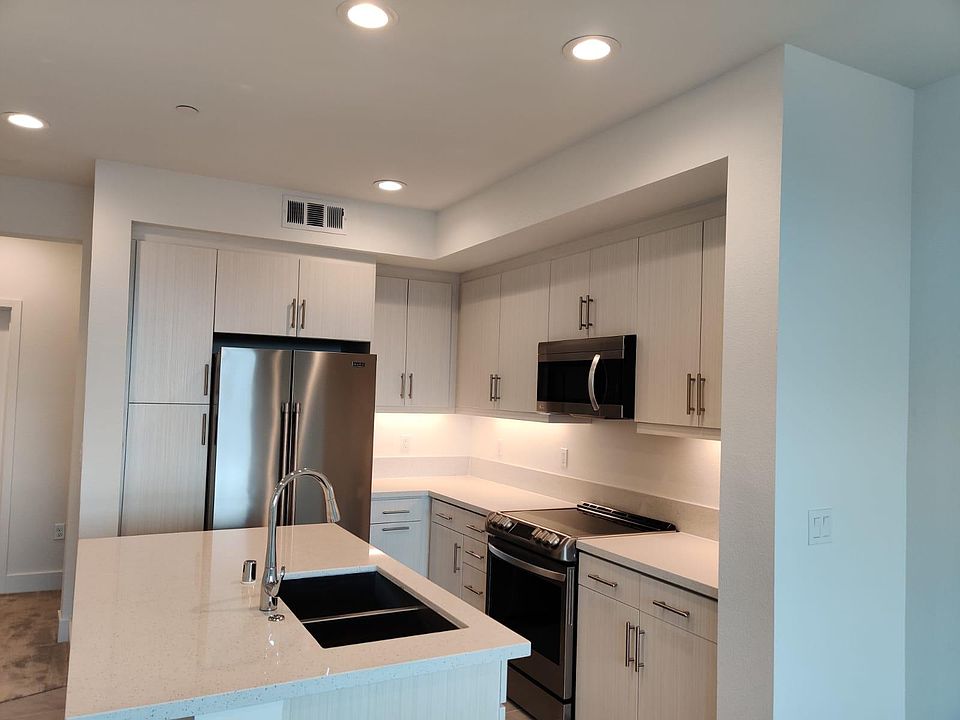 9877 Macarthur Blvd, Oakland, CA 94605 Zillow