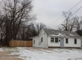 48 Prospect St, Sparta, MI 49345