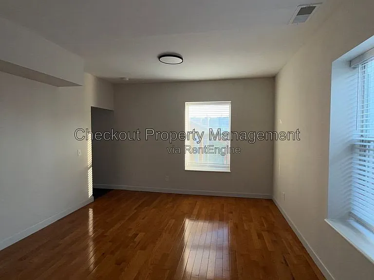 5531 Pershing Ave #32 — Photo 3