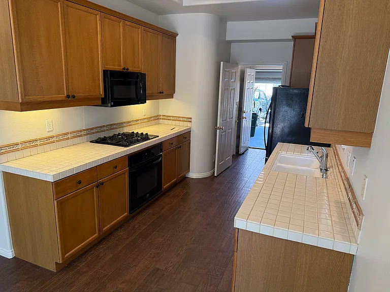 1172 Corte Riviera — Photo 6