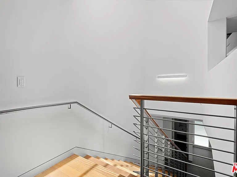 1217 Cabrillo Ave — Photo 22