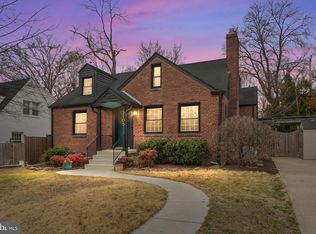 5105 25th St N, Arlington, VA 22207