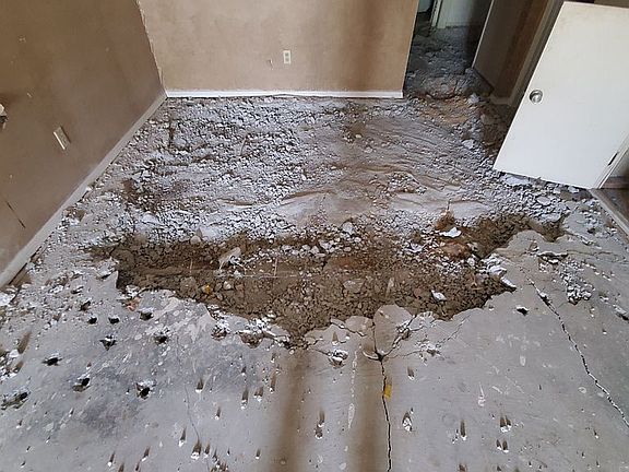 4th image of 15231 Parkwood Dr N