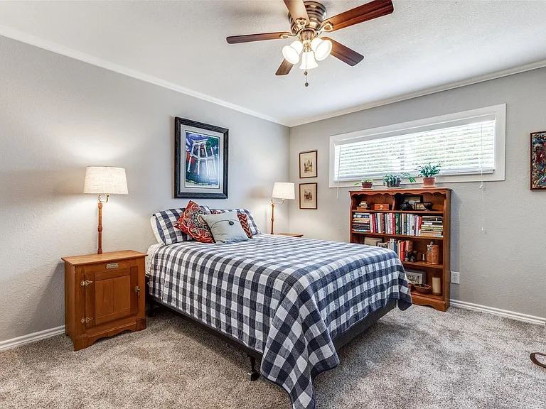 1813 Oak Shore Dr — Photo 15