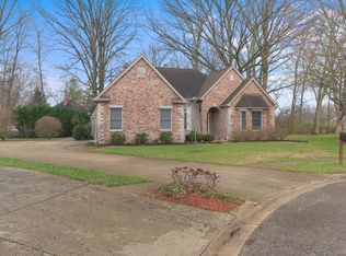 699 Hollowbrook Ct, Terre Haute, IN 47803