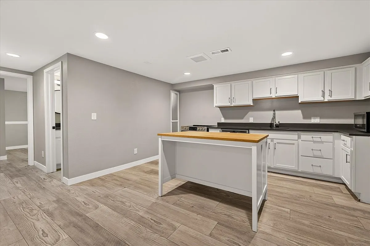 1734 King Street, Unit B — Photo 2
