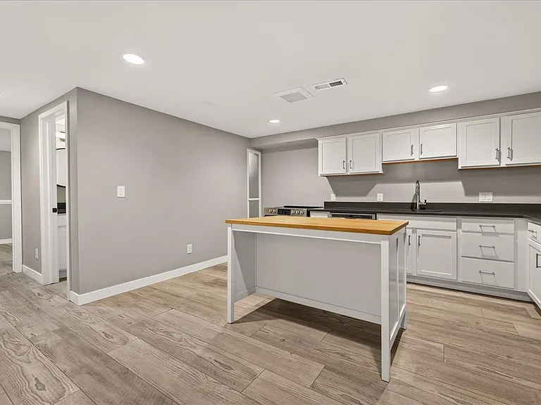 1734 N King St #B — Photo 2