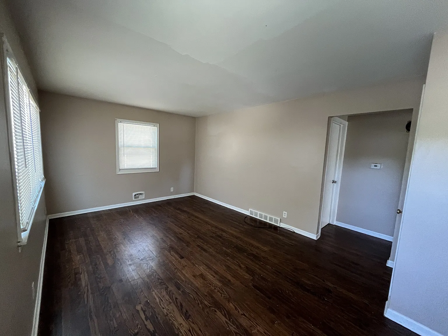 5363 N 47th Ave - 5363 N 47th Ave — Photo 2