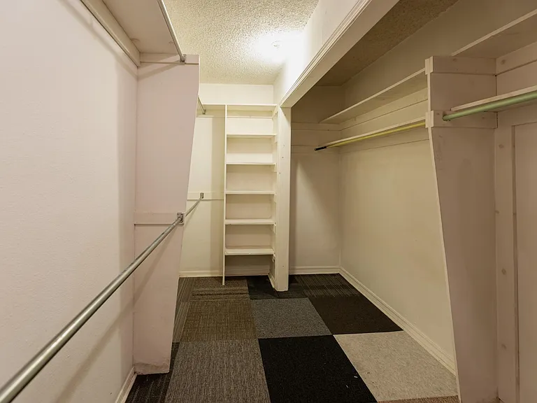 2442 N Jordan Ave — Photo 19