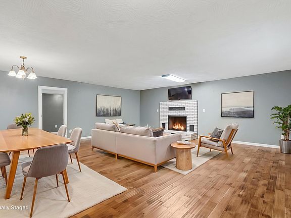 5th image of 602 W Nixon Street