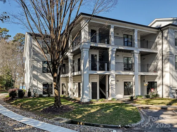 17810 Half Moon Ln APT Q, Cornelius, NC 28031