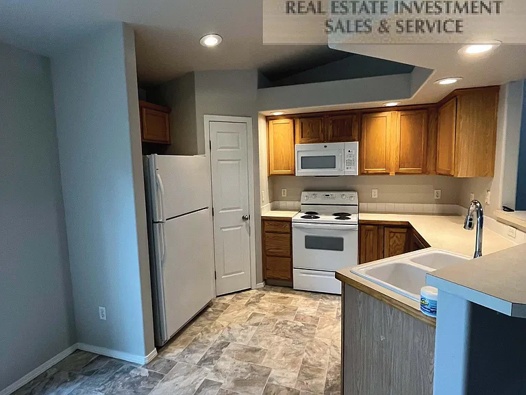 14335 Shenandoah St — Photo 3