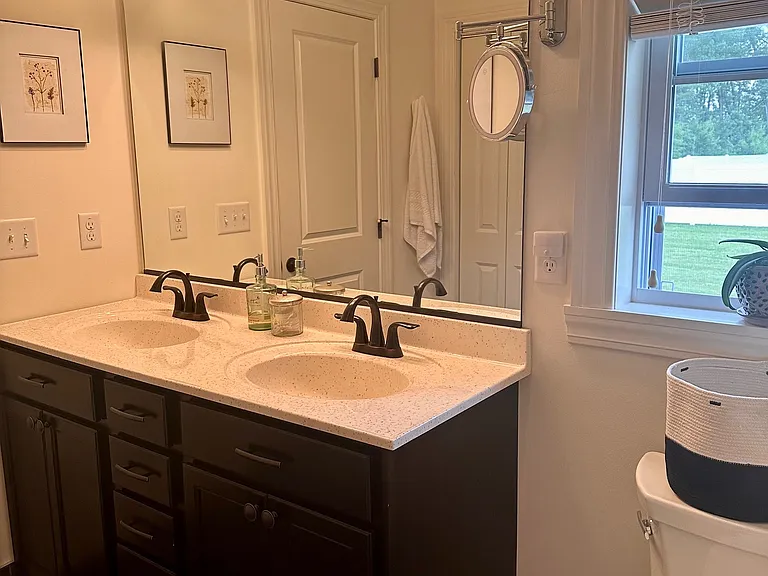 8 Lakepointe Way — Photo 16