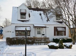 109 N Fairview Ave, Mount Prospect, IL 60056