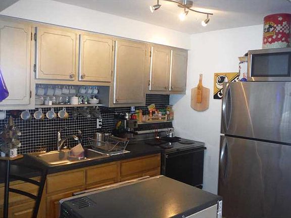 3rd image of 1401 Euclid Ave APT 204