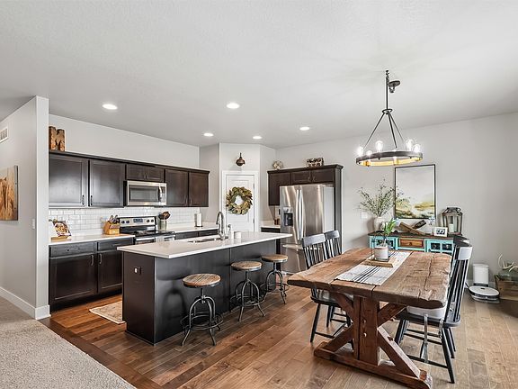 3rd image of 416 SE 14th St