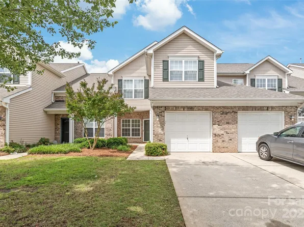 12452 Stratfield Place Cir, Pineville, NC 28134