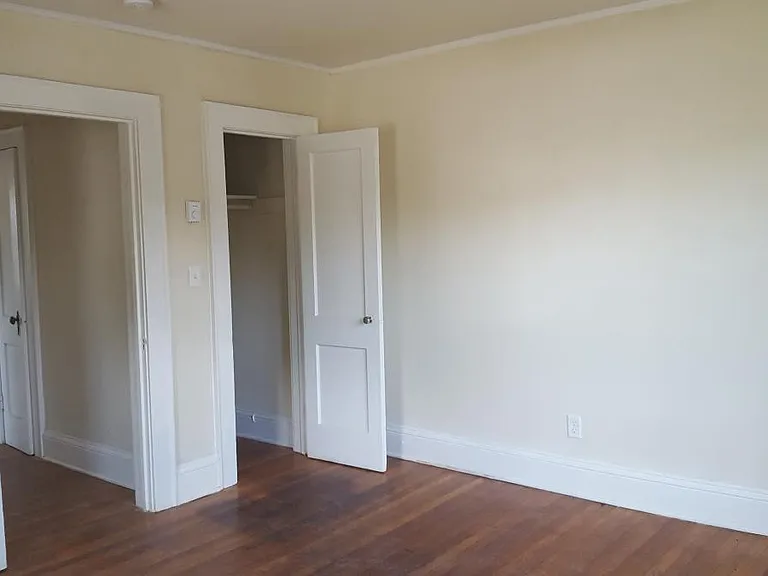 817 W 37th St #1 — Photo 2