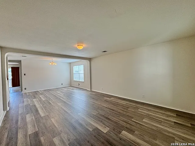 4 bed, 2.5 bath, 2485 sqft, $2,099 — Photo 3