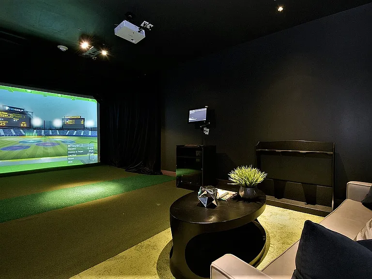 Golf simulator