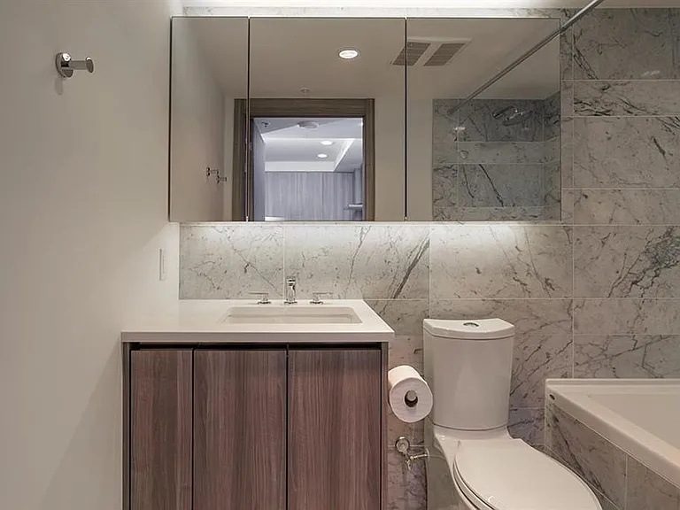 455 SW Marine Dr #707 — Photo 14