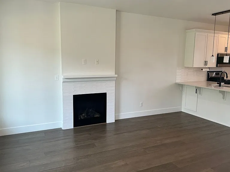 4128 SW Amelia Ter — Photo 3