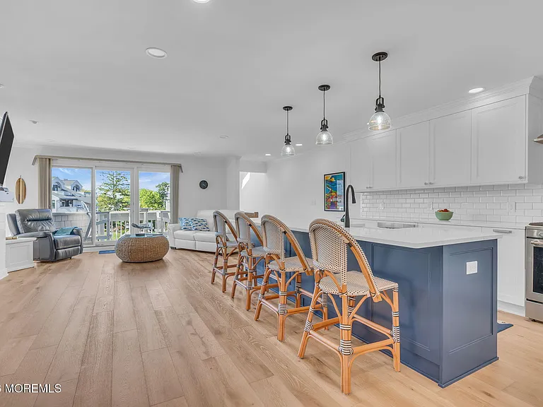 118 Ashley Ave — Photo 23