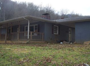 346 Cheek Circle Rd, Whittier, NC 28789