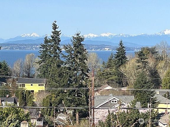 3rd image of 5320 47th Avenue SW