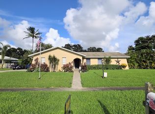 3102 Hoylake Rd, Lake Worth, FL 33467