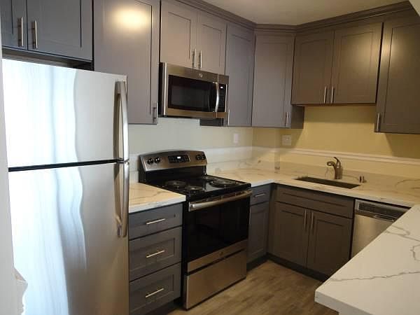 1st image of 3250 Laguna St APT 206