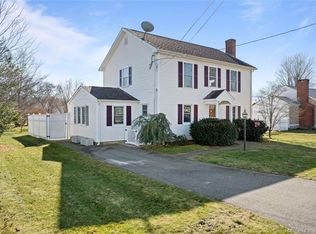 30 Maplewood St, Old Saybrook, CT 06475