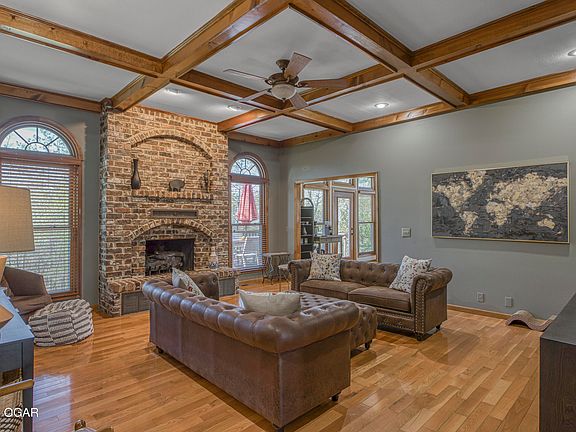 5th image of 830 Rustic Ridge Dr