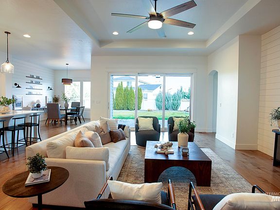 3rd image of 3070 W Tubac Dr