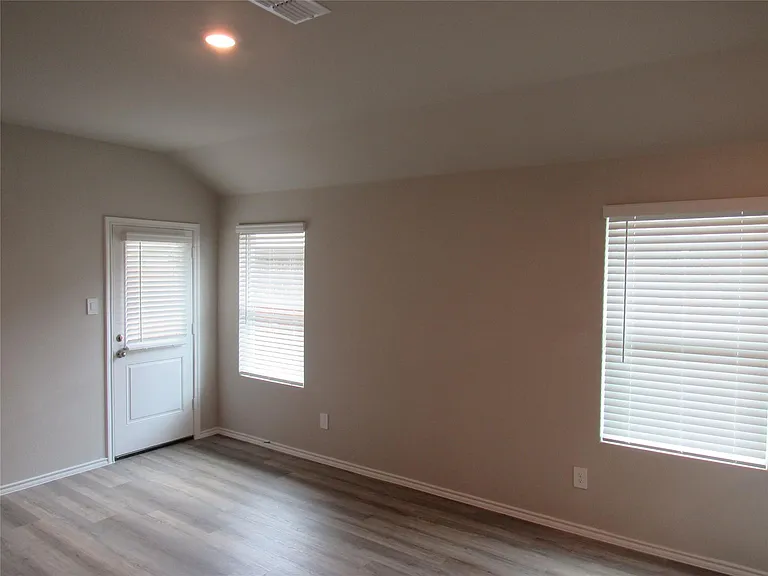 1612 Tin Roof Rd — Photo 9