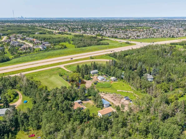 22559 Wye Rd #319, Strathcona County, AB T8C 1H9